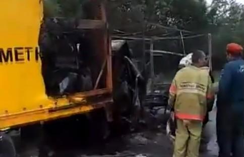 На трассе «Кавказ» выгорела дотла «ГАЗель», погиб водитель. Видео